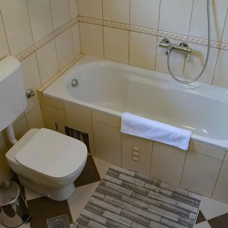 Deluxe Golubica W/ Swimming Pool Kosute