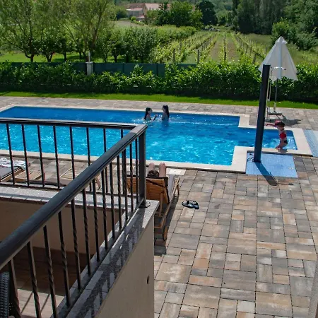 Deluxe Golubica W/ Swimming Pool Holiday home Kosute