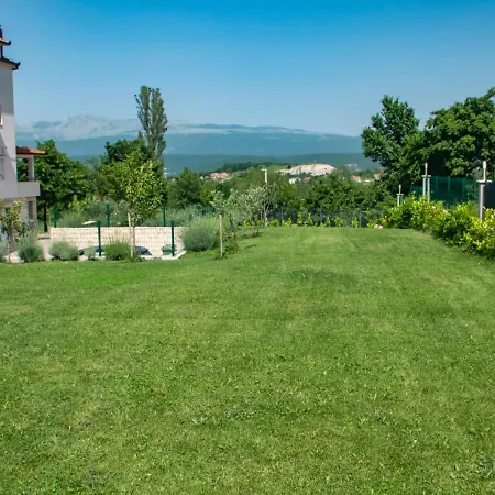 Deluxe Golubica W/ Swimming Pool Holiday home Kosute