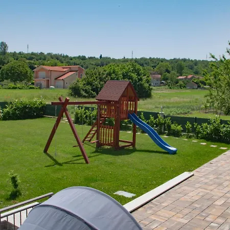 Deluxe Golubica W/ Swimming Pool Holiday home
