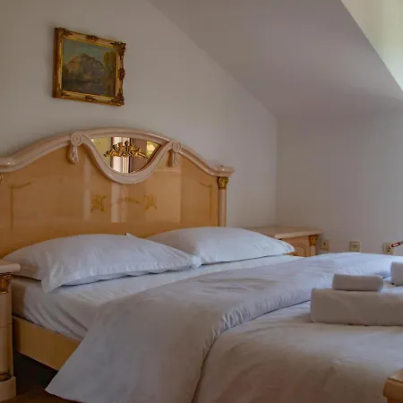 Holiday home Deluxe Golubica W/ Swimming Pool