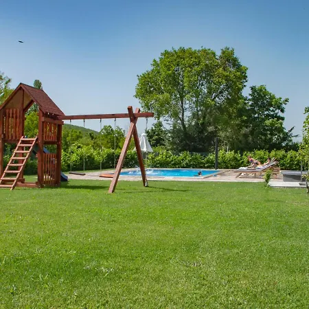 Holiday home Deluxe Golubica W/ Swimming Pool Kosute